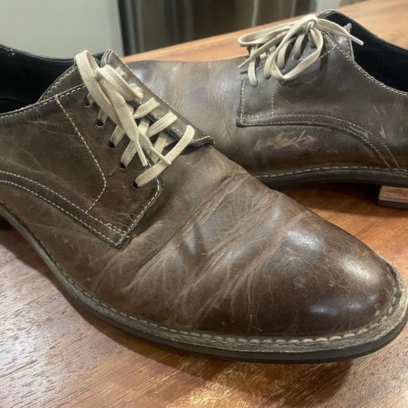 Cole Haan Brown Leather Shies with Nike Air Soles - Picture 2 of 6